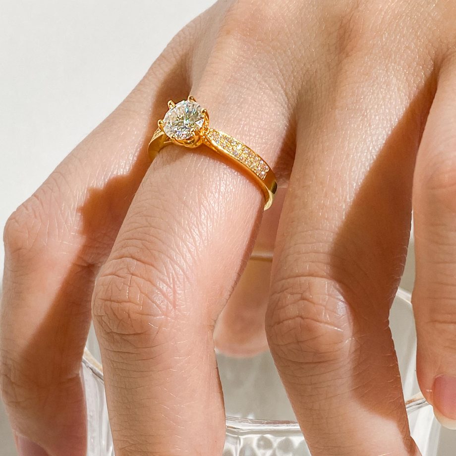 CINCIN MOISSANITE MAGNIFIQUE POTONGAN BULAT