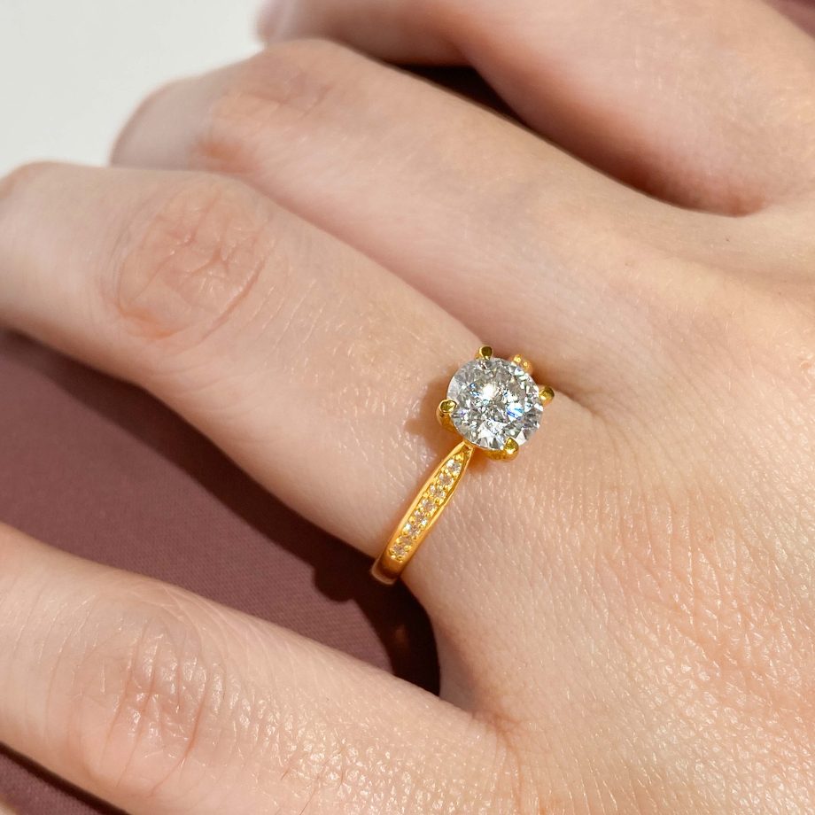CINCIN MOISSANITE AMORA POTONGAN BULAT